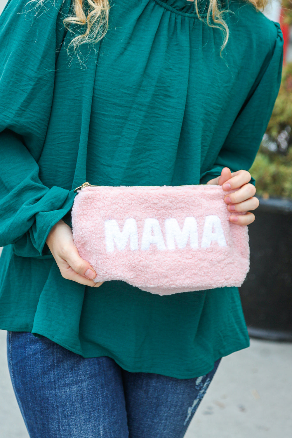 Blush "Mama" Sherpa Zipper Bag - Craze Trends