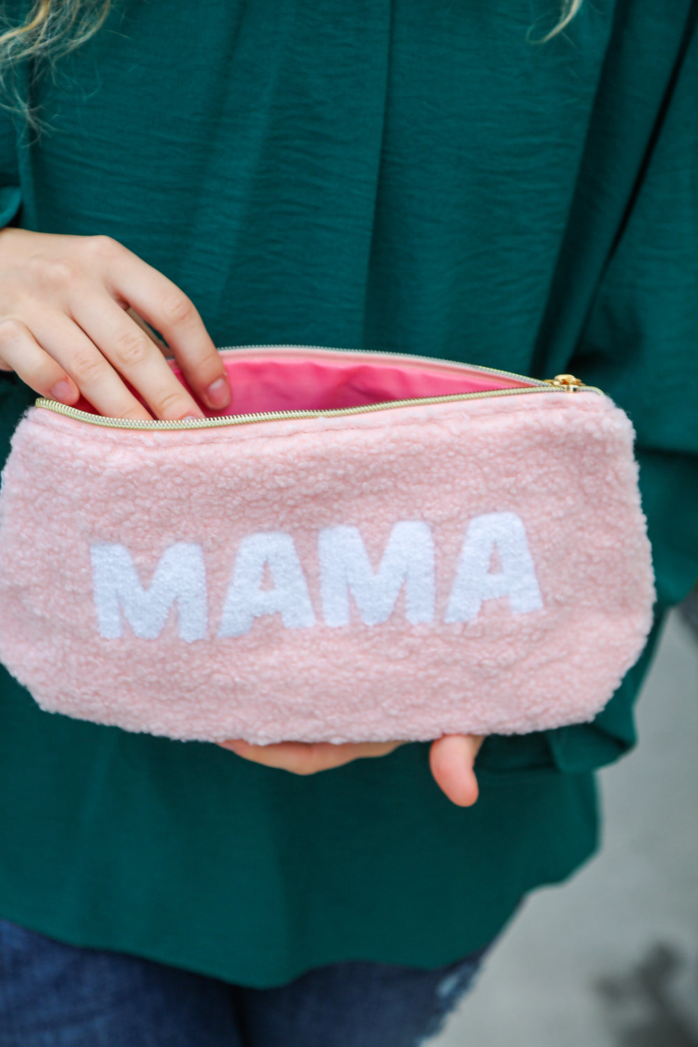 Blush "Mama" Sherpa Zipper Bag - Craze Trends