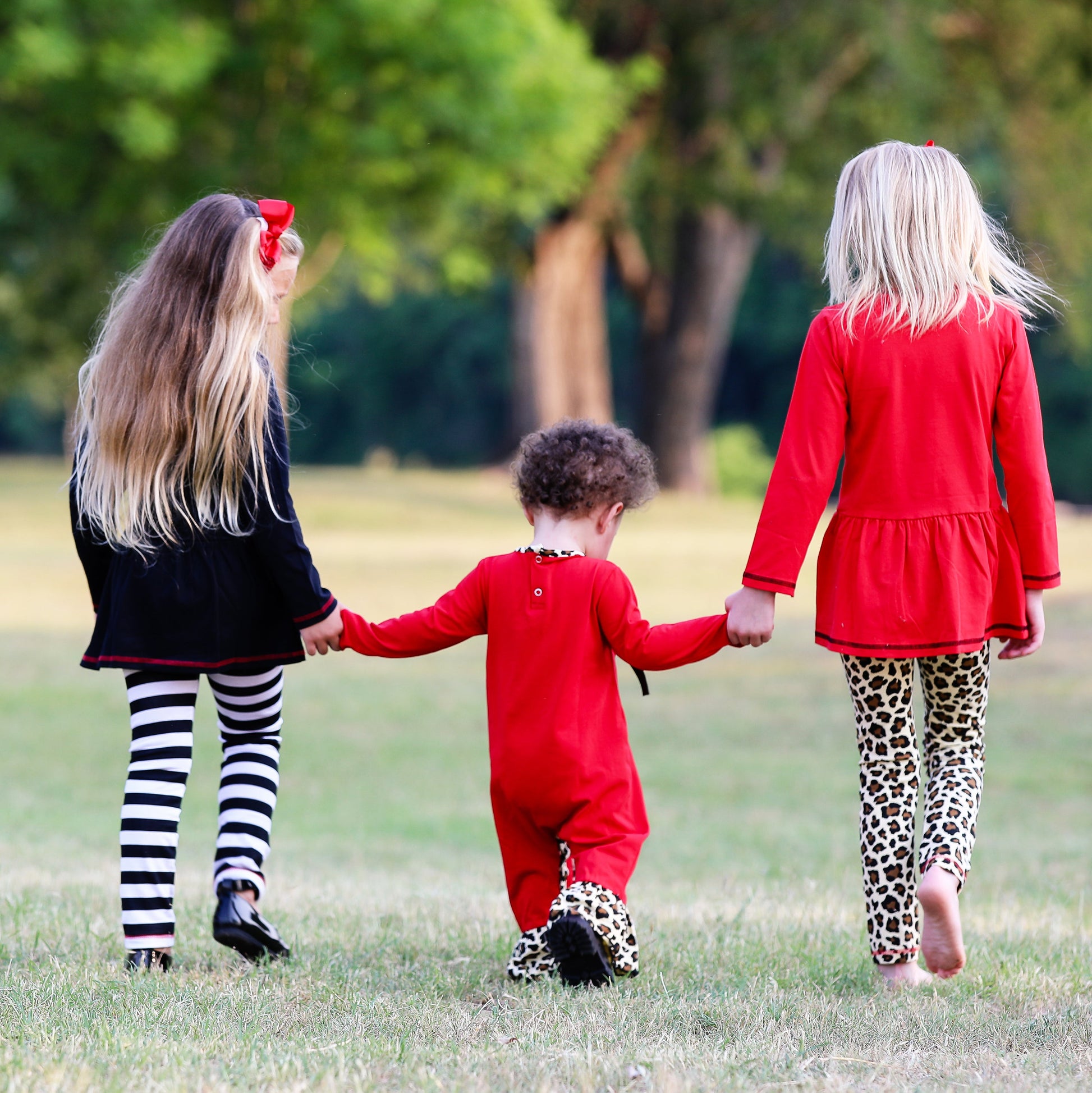 AnnLoren Girls LOVE Heart Tunic & Leggings Valentine's Day Outfit - Craze Trends