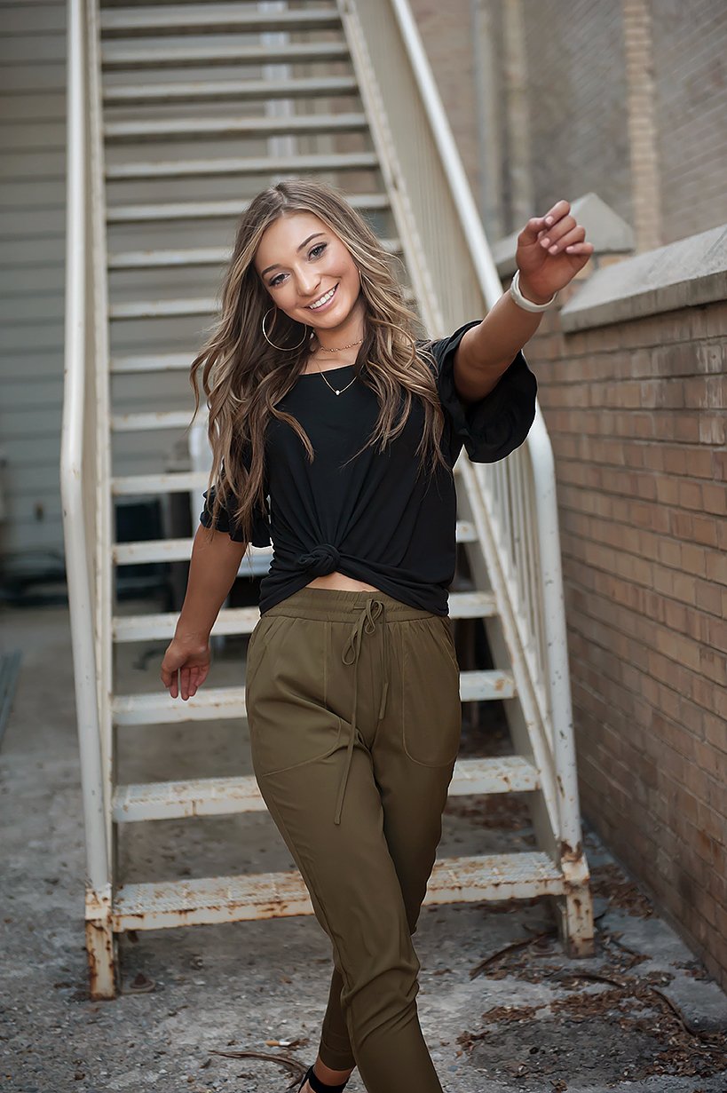 DT UPTOWN Lightweight Joggers in Olive Green - Craze Trends